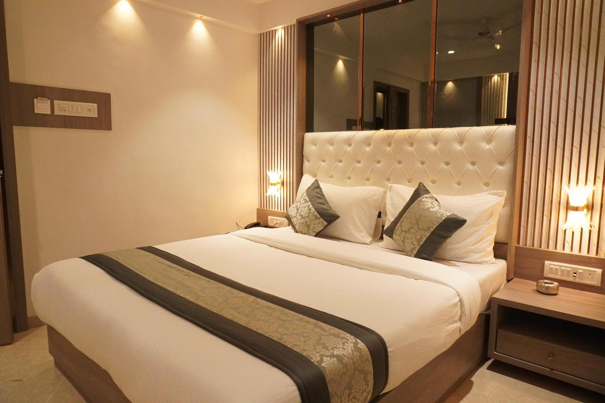 Hotel Spencer-Navi Mumbai Bagian luar foto